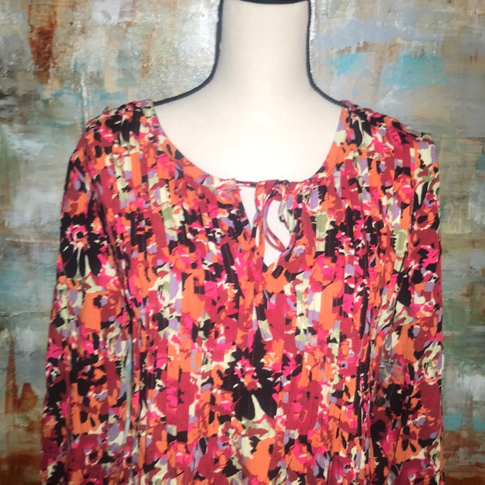 SAHALIE Pleat Dress - Picture 2 of 6